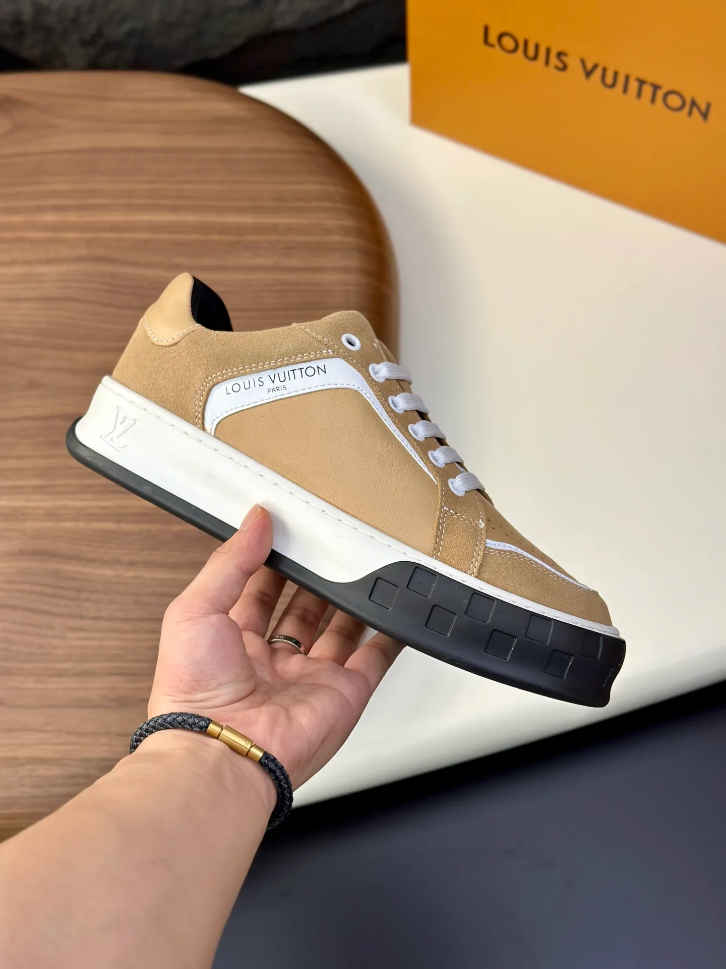 Men's shoes💰740 Lv 🔍Top purchasing agent🇮🇹 Louis Vuitton, the sports sneaker counter is synchronized, the uppers are imported from Italy, high-quality splicing colorful and complex crafts, the imported mesh padding is soft and comfortable, soles: original soles specially provided by the original factory, T men's men's shoes 💰U exclusive movable molded soles are super comfortable, original factory and single goods, 🔍🔍high quality, you can enter and leave the counter at will, welcome to compare, code number 38-44 (customized 45)